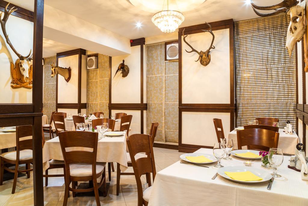 Family Hotel تيتيفين المظهر الخارجي الصورة