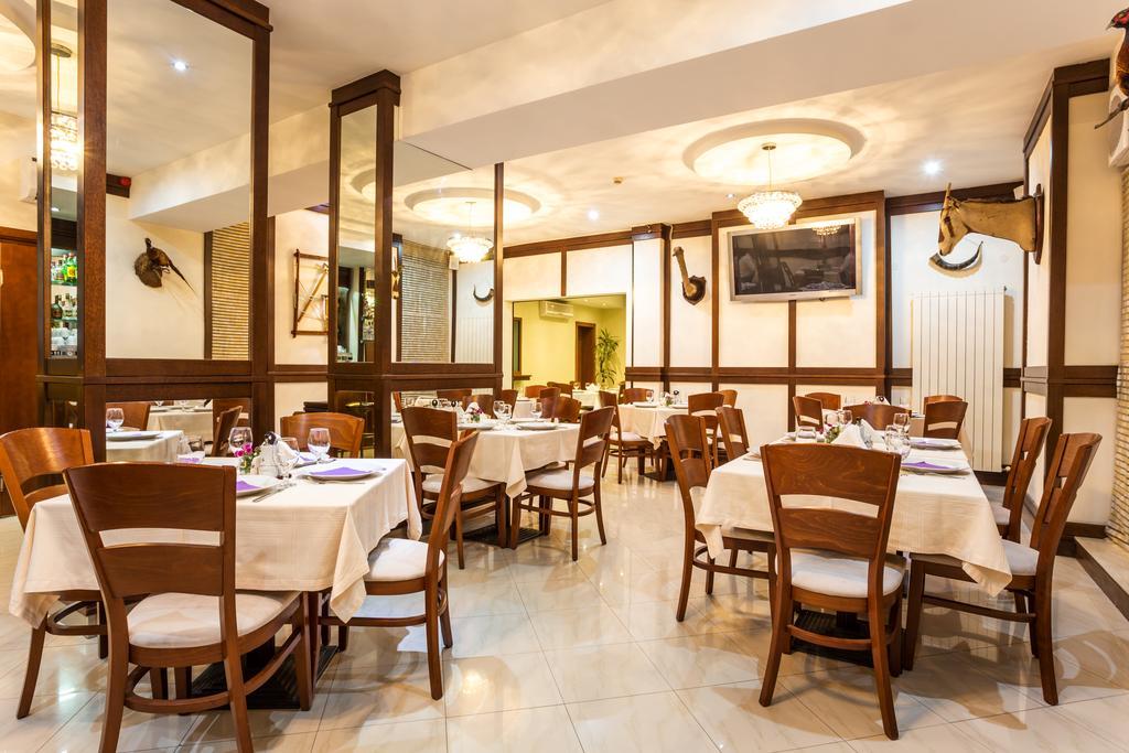 Family Hotel تيتيفين المظهر الخارجي الصورة