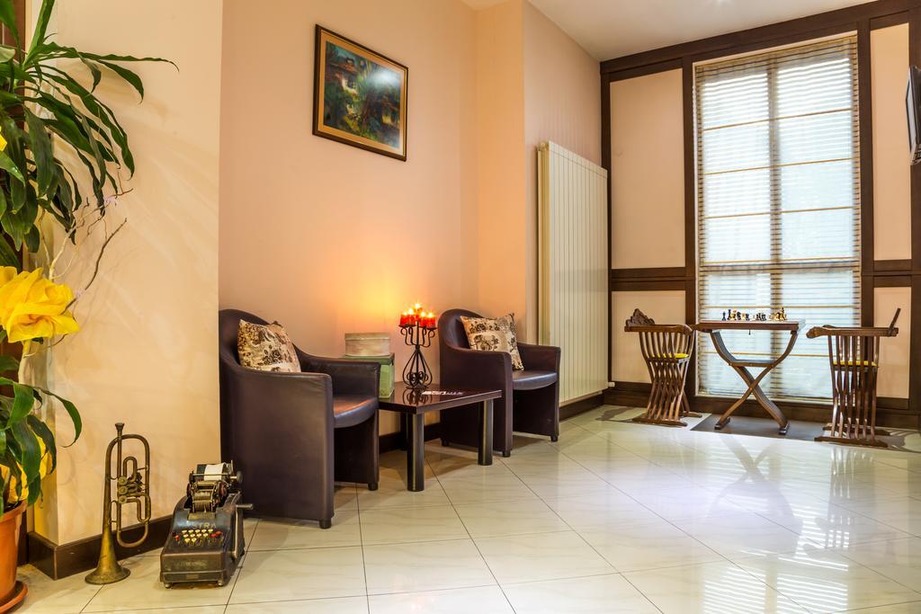 Family Hotel تيتيفين المظهر الخارجي الصورة