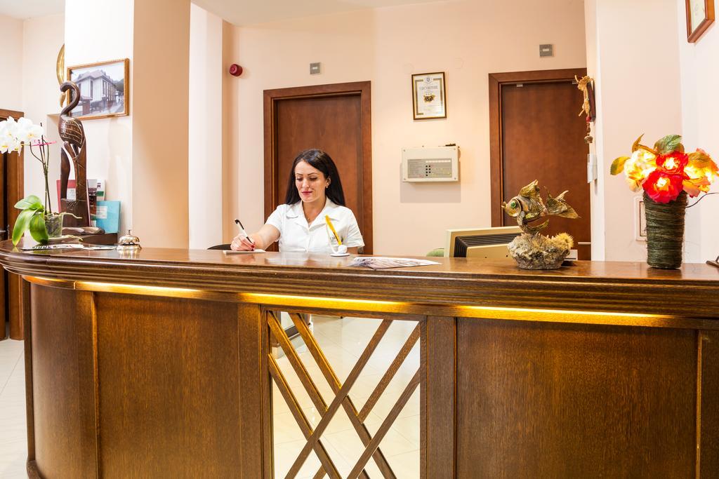 Family Hotel تيتيفين المظهر الخارجي الصورة