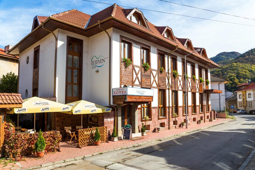 Family Hotel تيتيفين المظهر الخارجي الصورة